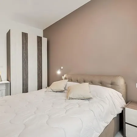 501 - Guest house