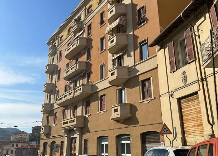 501 - Konukevi La Spezia